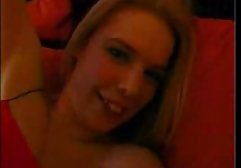 Verdorbene Mama liegt auf dem Bett und streichelt ihre kostenlose deutschsprachige pornos großen Brüste und eine feuchte Muschi, und ein junger Mann steht über ihr und masturbiert auf ihr