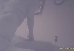 Pretty Cutie wurde von zwei gratis handypornos Mitgliedern gekreuzigt