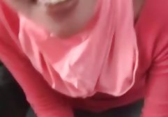 Die Jungs hielten lange durch, aber schließlich hatten sie es satt, mit den Mädchen über jeden Unsinn zu plaudern, und sie gratis hd pornofilme nahmen die Mädchen in die Arme, zogen sie aus und streichelten vor Aufregung ihre feuchte Muschi