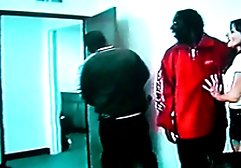 Sexy Schlampe mit dicken Titten deutsche free sex filme lutscht einen dicken Schwanz
