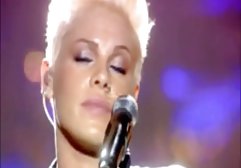 Die schwarze Sarah Banks hat den Schwanz eines Typen mit einer Gummifotze geatis sex filme gefickt und ihren Analfick eingerahmt
