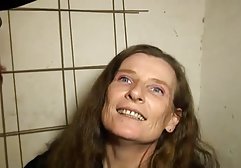 Das junge Mädchen traf sich im kostenlose perverse pornofilme Bus mit den Schülern und ging mit ihnen zur Hütte
